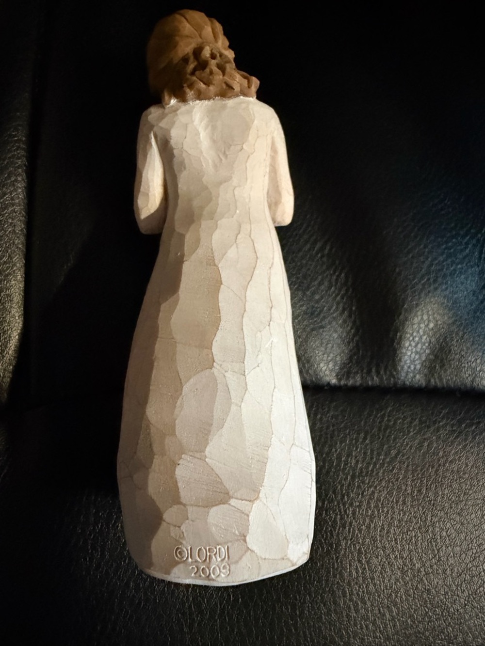 Willow Tree figurine with blue flowers and cream dress - Picture 3 of 6